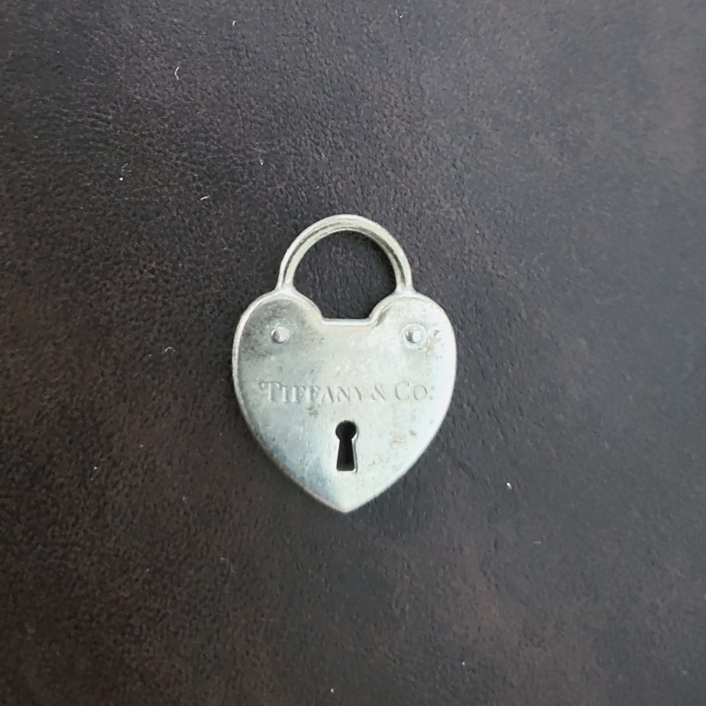 Tiffany & co.heart lock charm
